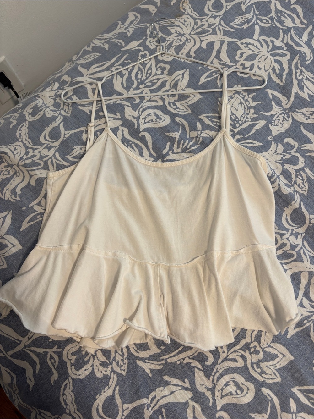 Women's Cream Ruffle-Hem Spaghetti Strap Cami